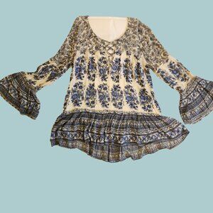Boho blouse, light fabric and beautiful details! American Eagle.
